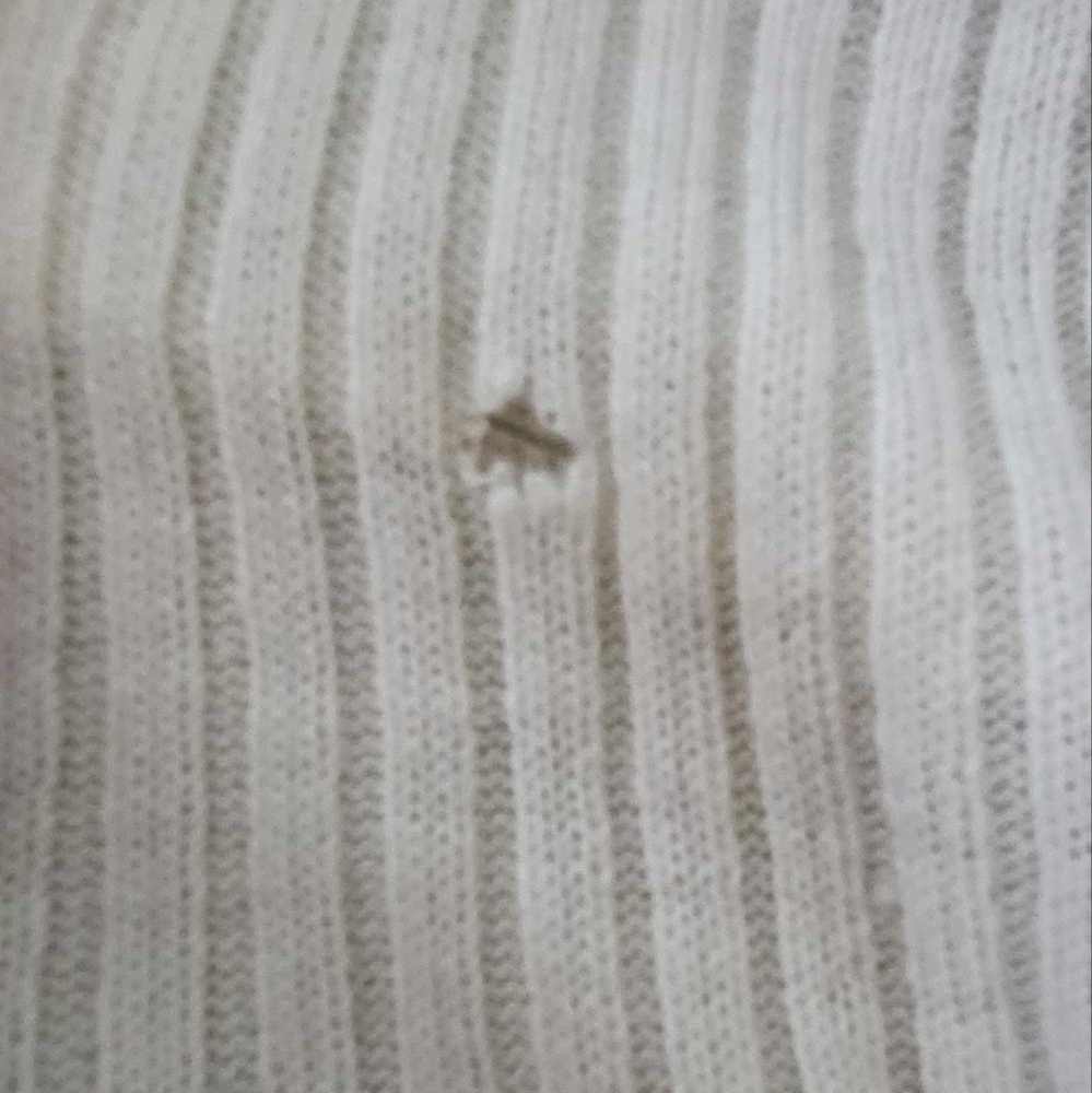 White top - Picture 2 of 2